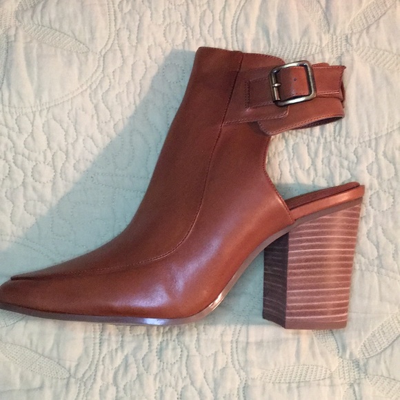 Shoes - Picture 4 of 4